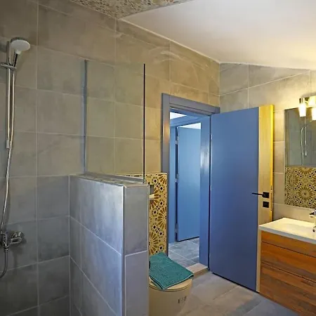 Muhtesem Meis Adasi Manzarali Dubleks Apartment *